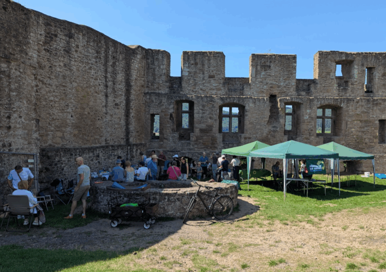 Ein Sommerfest voller guter Laune und Gemeinschaft